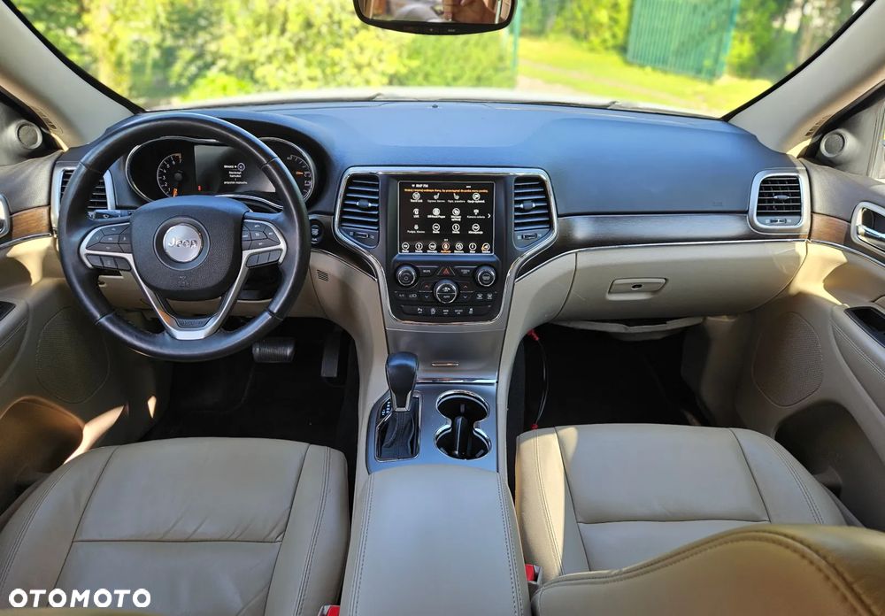 Jeep Grand Cherokee - 17