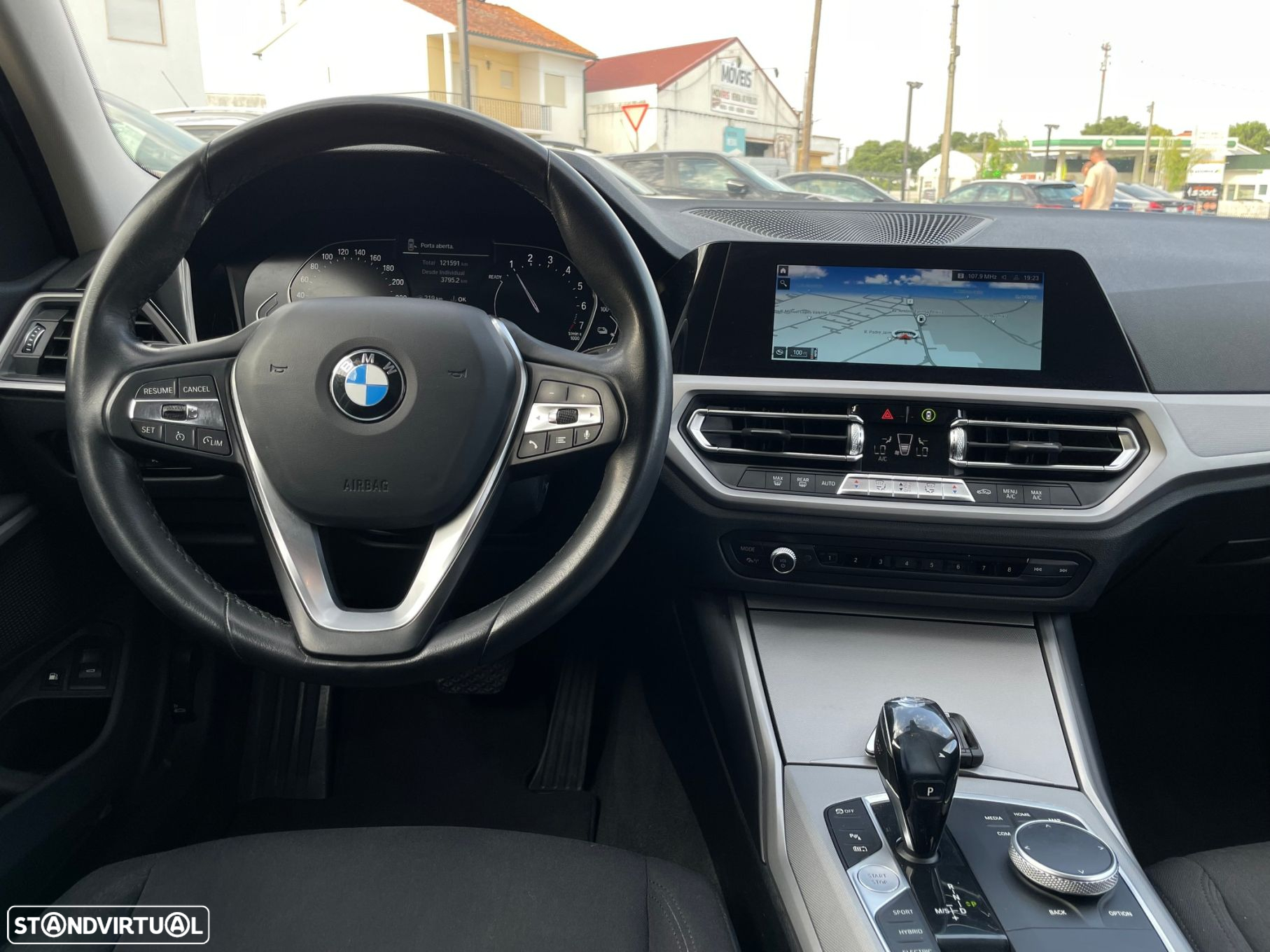 BMW 330 e Touring Corporate Edition Auto - 18