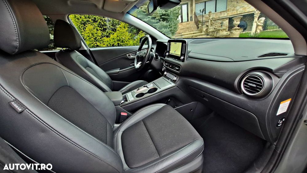 Hyundai KONA EV Premium - 27