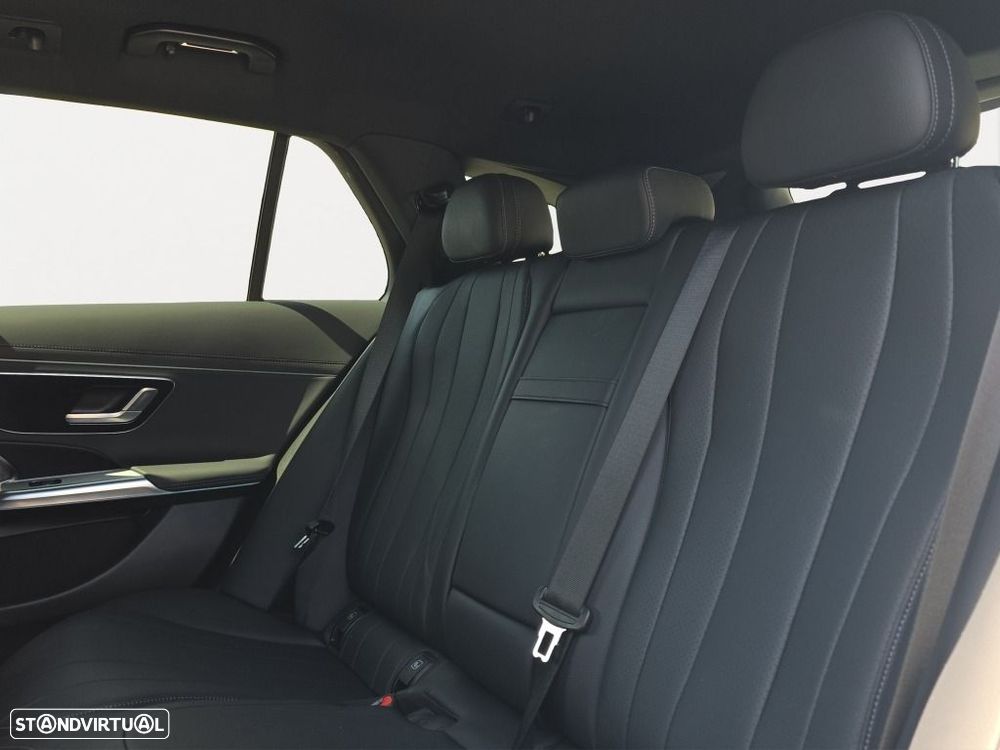 Mercedes-Benz E 300 — fotografia 15