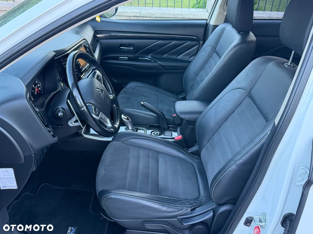 Mitsubishi Outlander 2.0 4WD Plus - 9