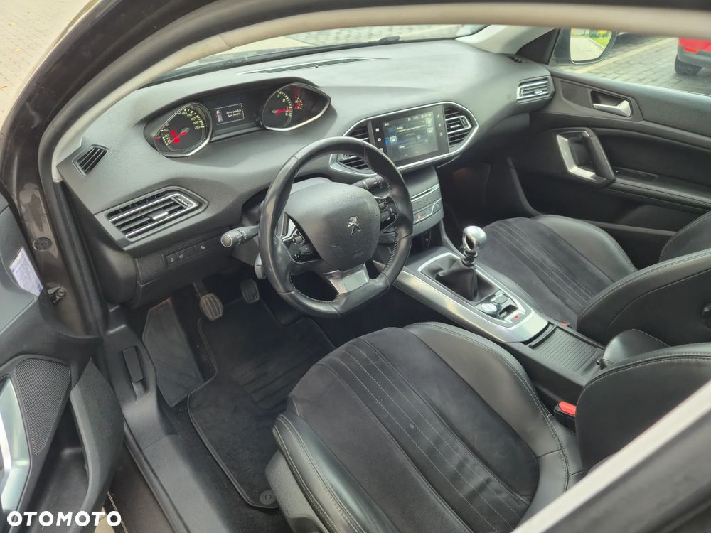 Peugeot 308 1.2 PureTech Allure S&S - 10