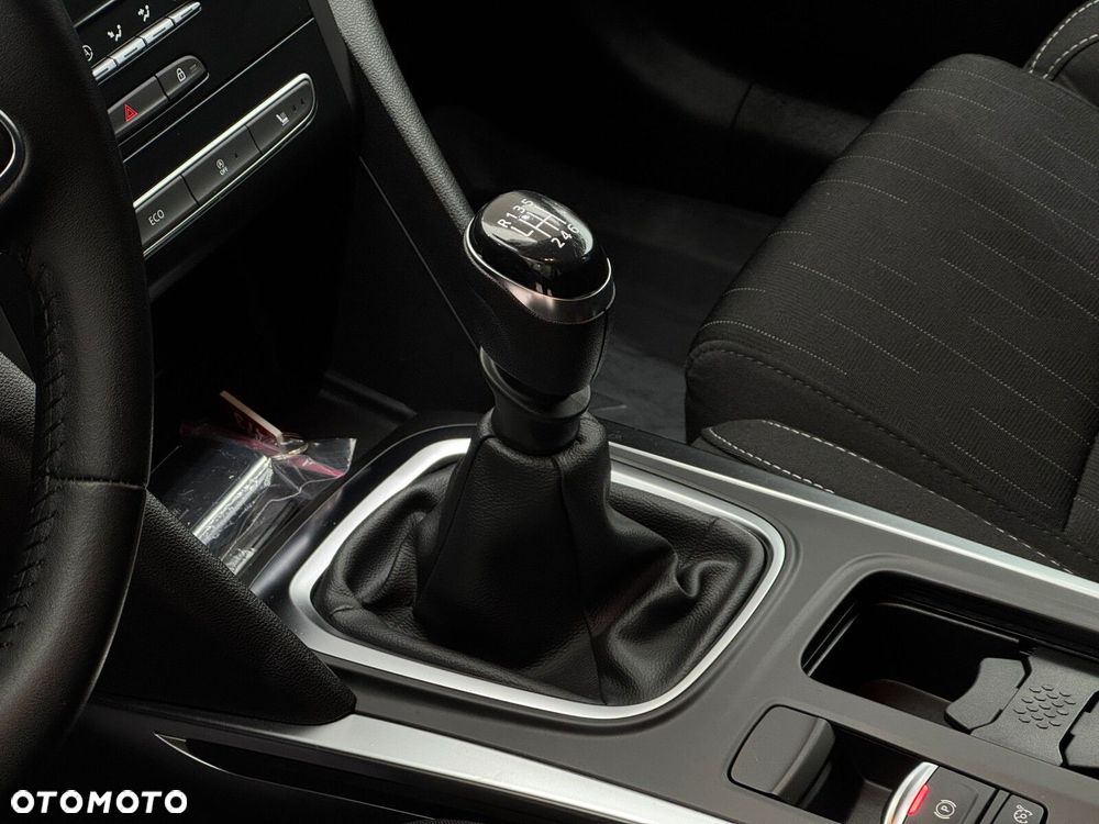 Renault Megane 1.5 Blue dCi Limited - 9