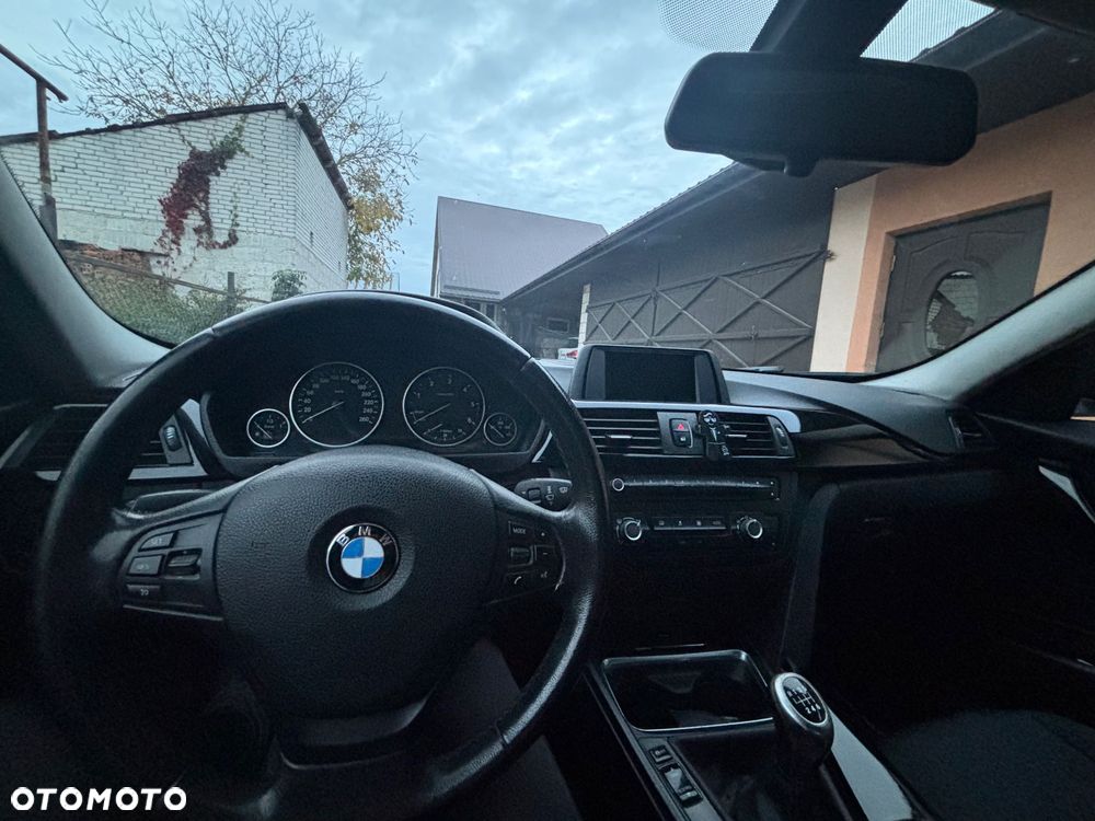 BMW Seria 3 320d - 9