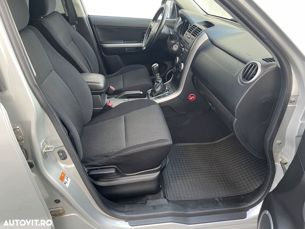 Suzuki Grand Vitara 1.9 DDiS Comfort DPF - 7