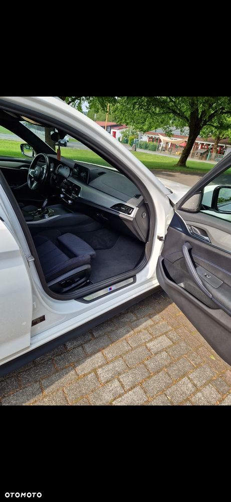 BMW Seria 5 520d xDrive M Sport sport - 9