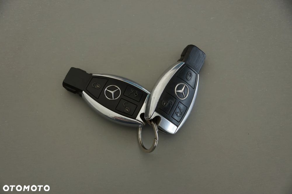 Mercedes-Benz Klasa E 220 CDI DPF BlueEFFICIENCY Automatik Avantgarde - 30
