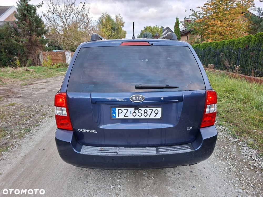 Kia Carnival - 6
