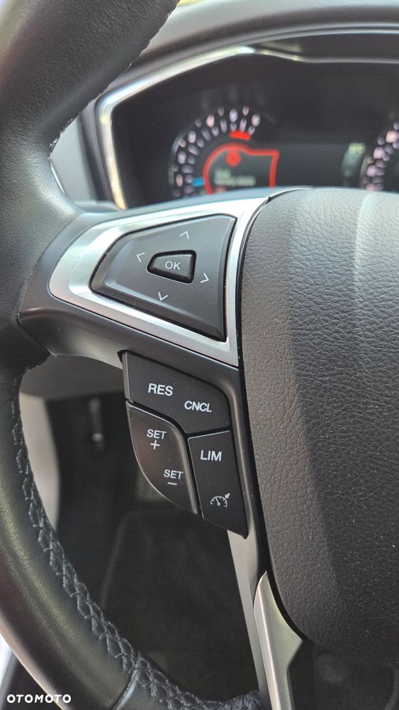 Ford Mondeo 2.0 EcoBlue Titanium - 24