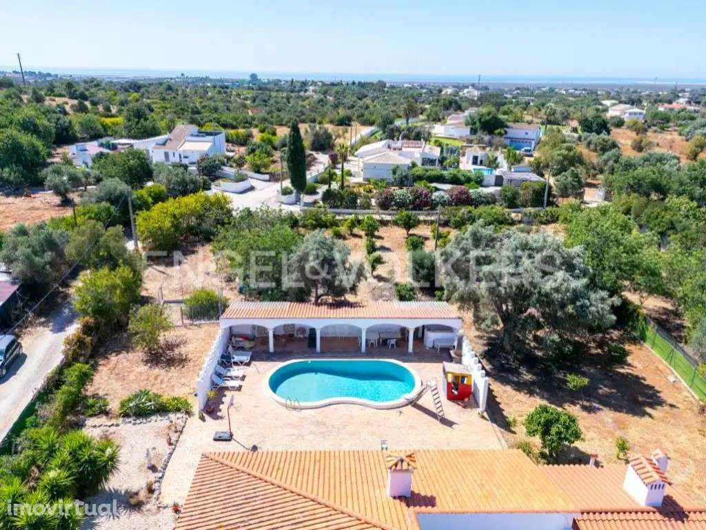 Ampla Moradia T6 com Piscina perto de Fuseta - Grande imagem: 5/30