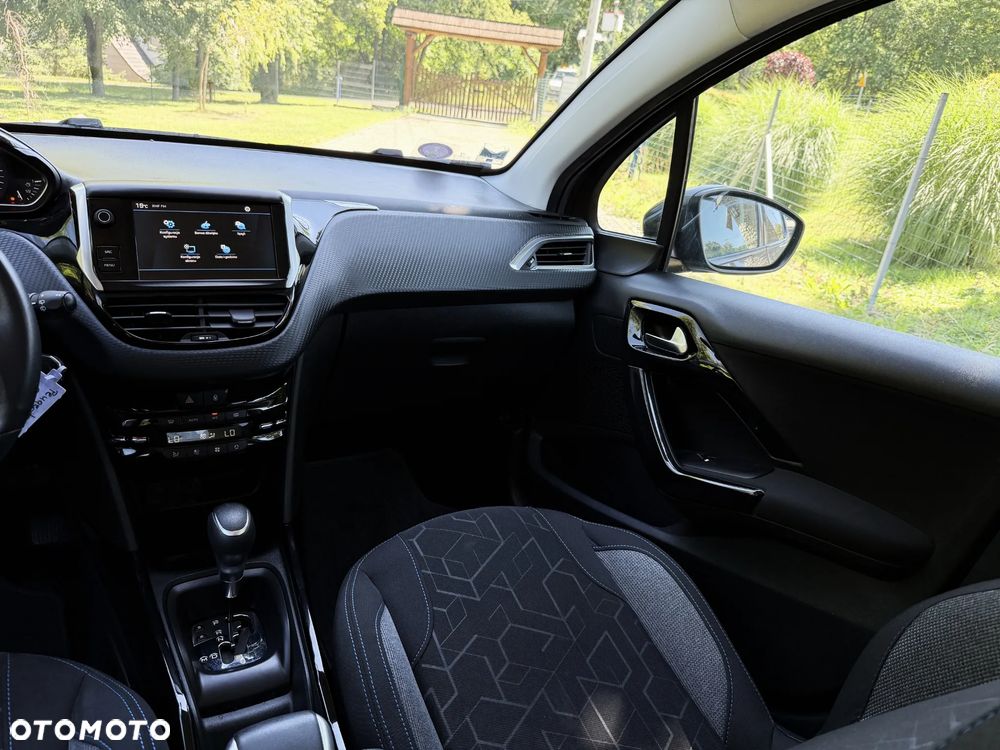 Peugeot 2008 PureTech 130 Stop&Start EAT6 Allure - 13
