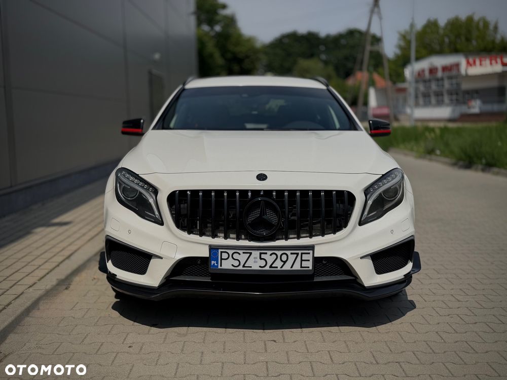 Mercedes-Benz GLA 45 AMG 4-Matic Edition 1 - 2