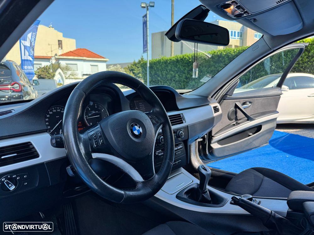 BMW 320 d Navigation Sport - 7