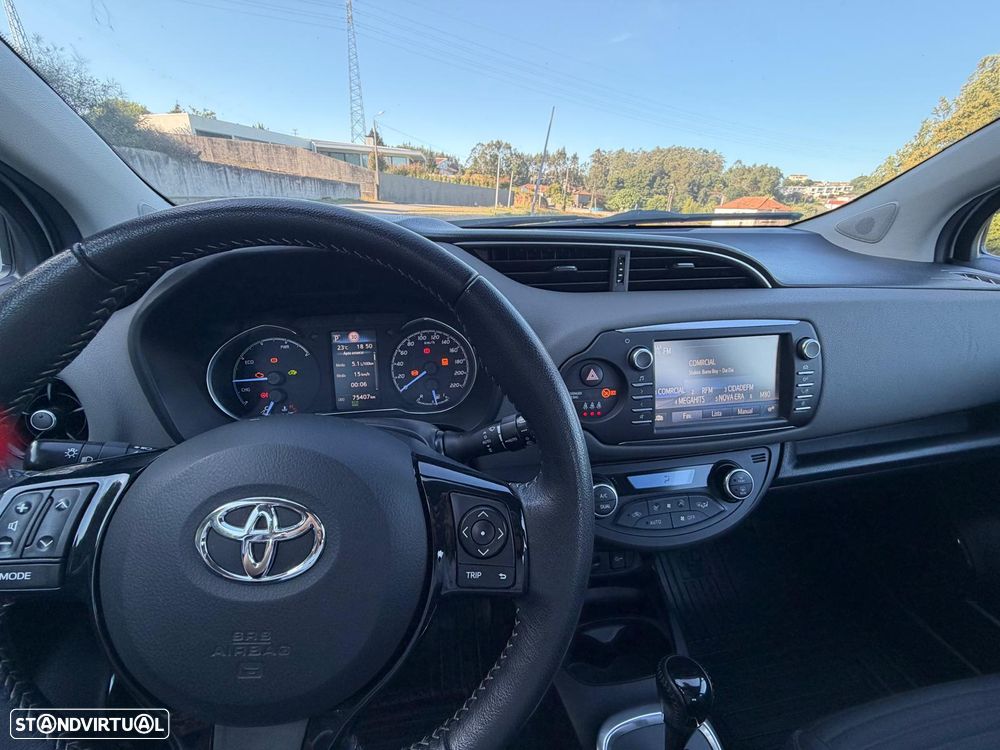 Toyota Yaris 1.5 HSD Comfort - 16