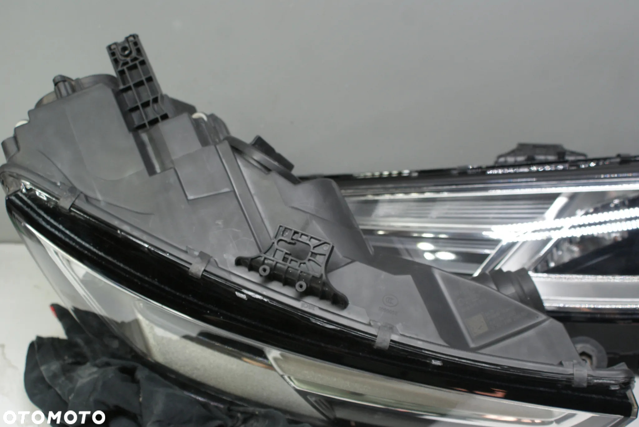 Lampy przednie Audi A4 B9 bi-xenon - 3