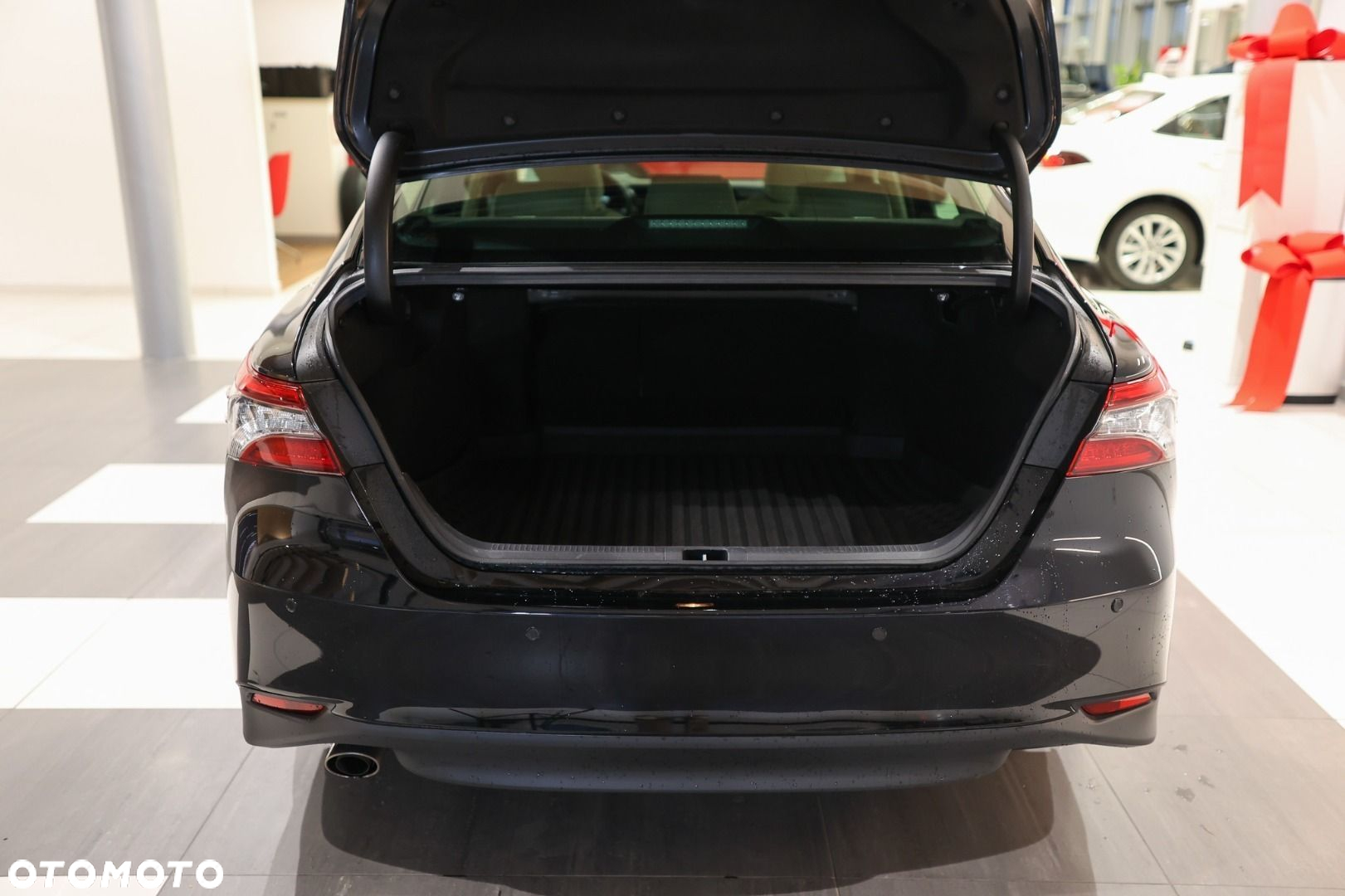 Toyota Camry - 24