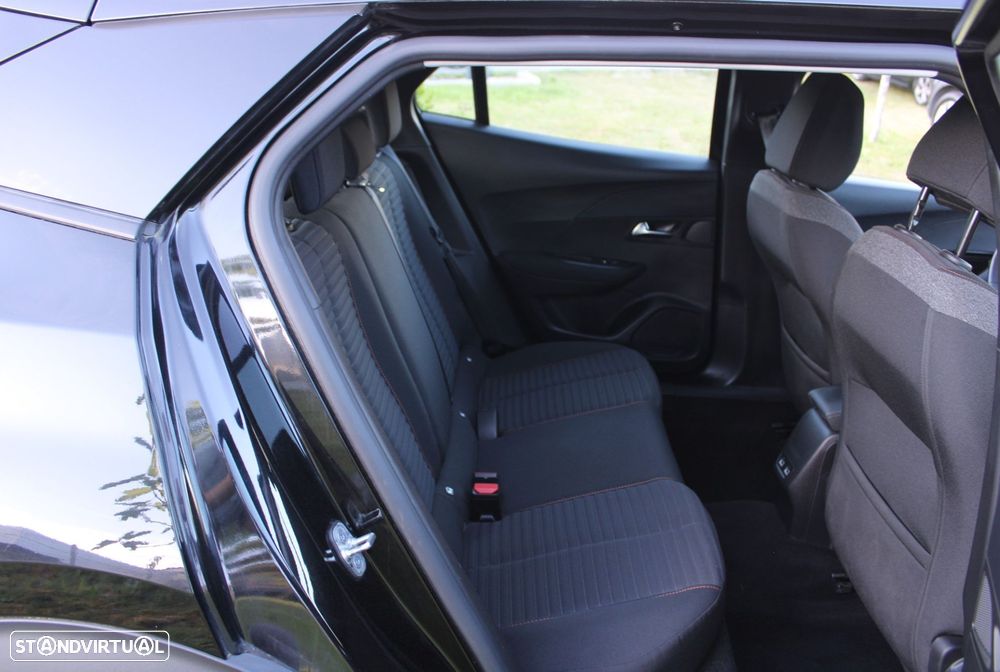 Peugeot e-2008 50 kWh Active Pack - 31