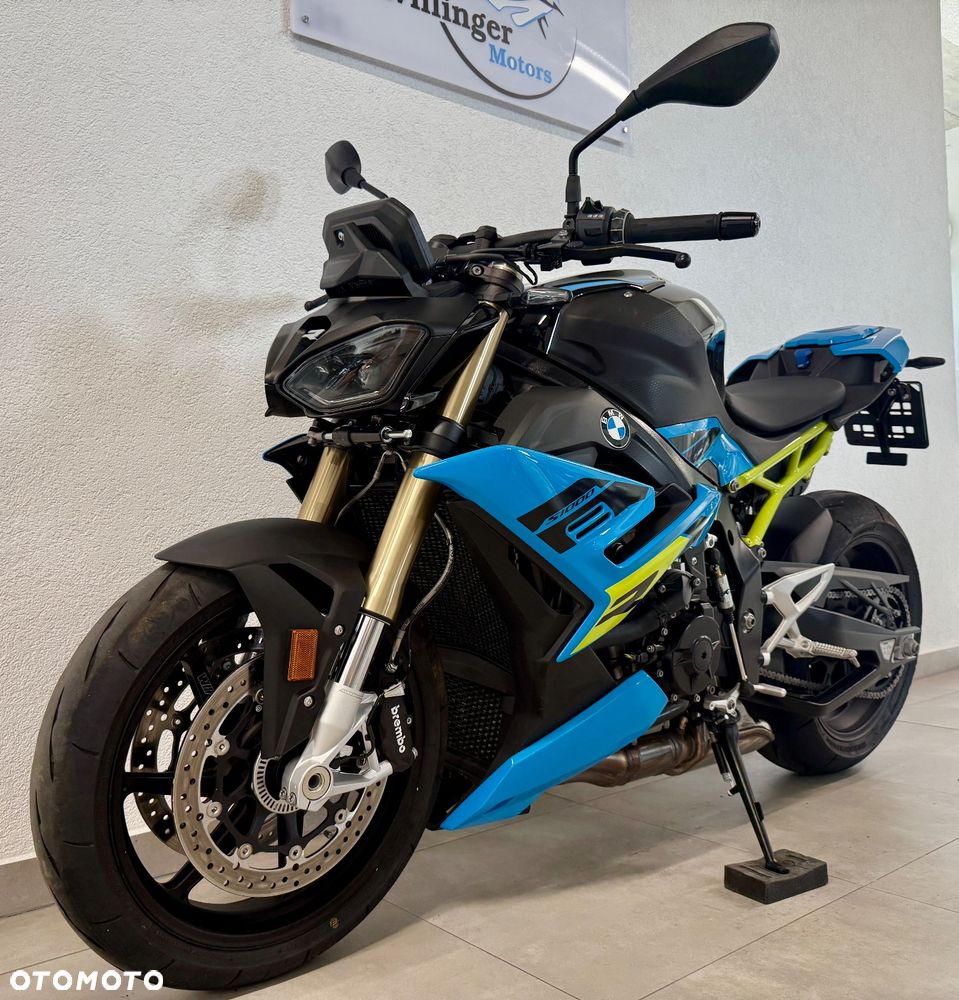BMW S - 2