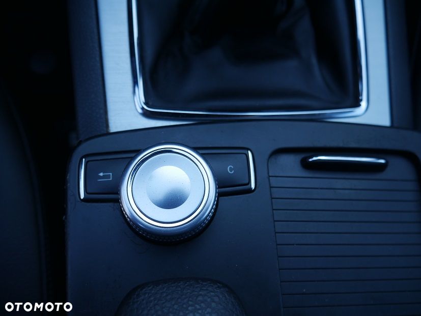 Mercedes-Benz Klasa C 200 Avantgarde Edition - 24