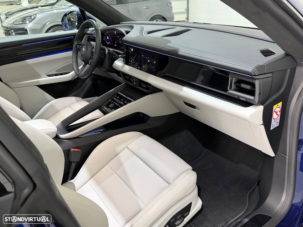 Porsche Macan Electric Turbo - 22