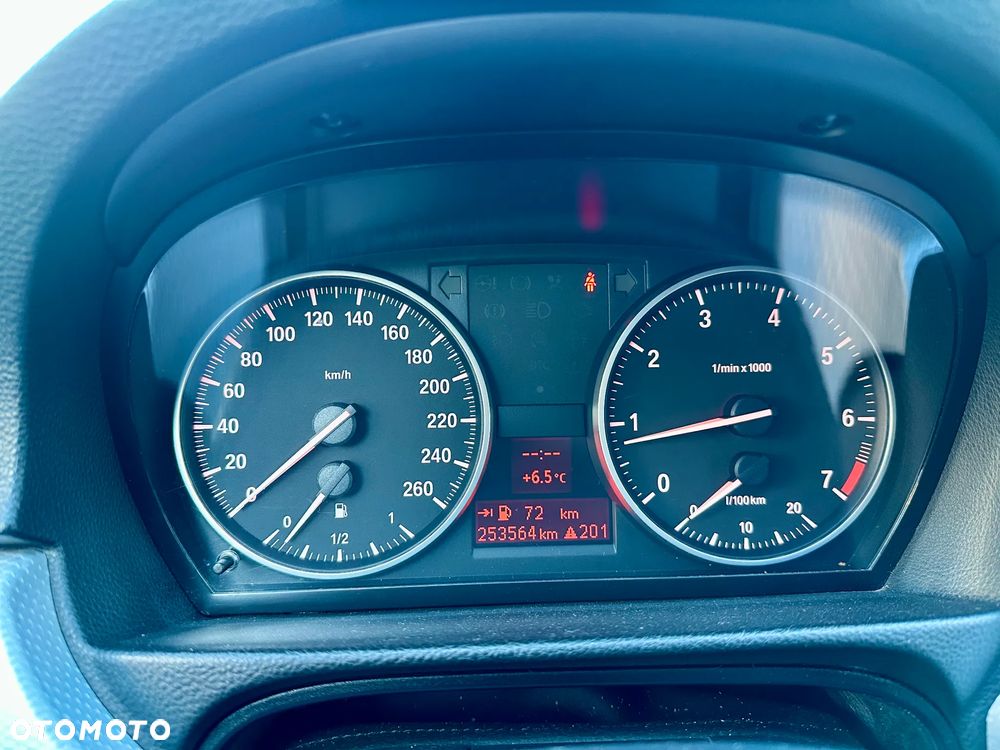 BMW Seria 3 318i Edition Sport - 13