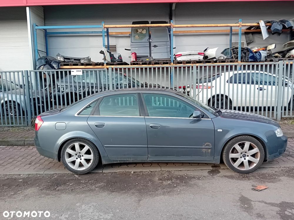 *AUDI A4 B6* Samochód na części - 4