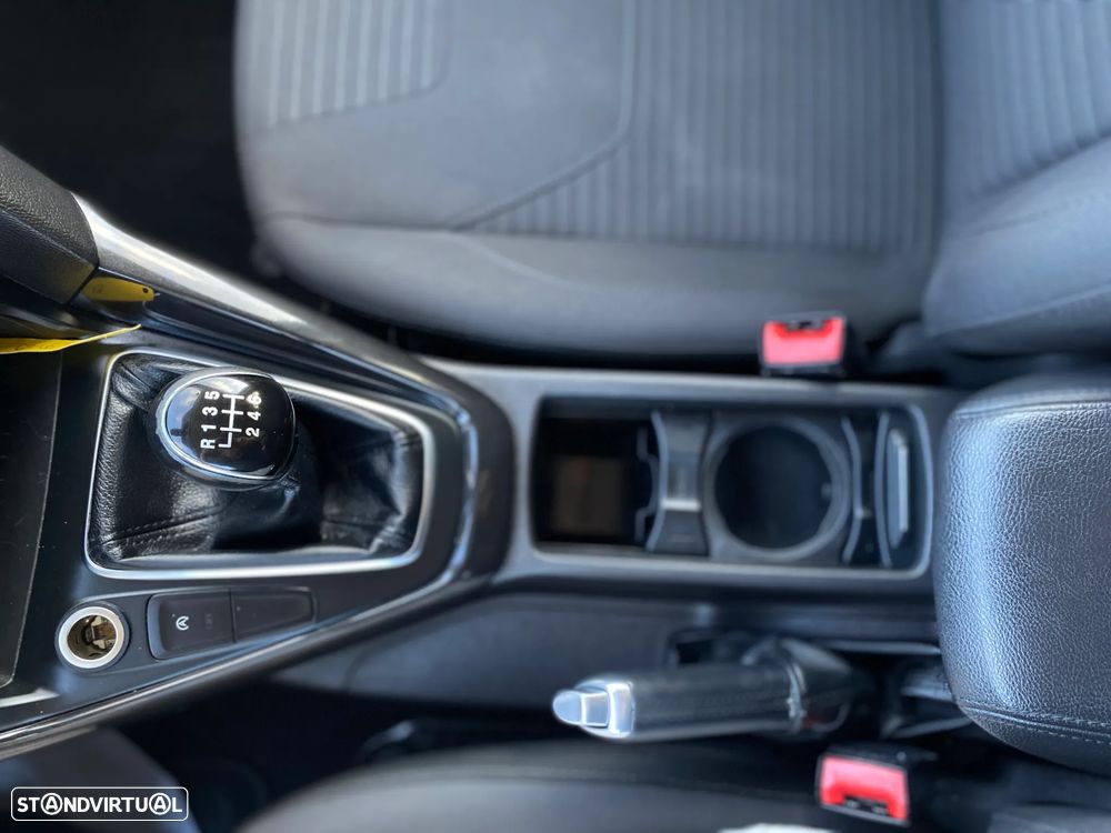 Ford Focus SW 1.0 EcoBoost Active - 32