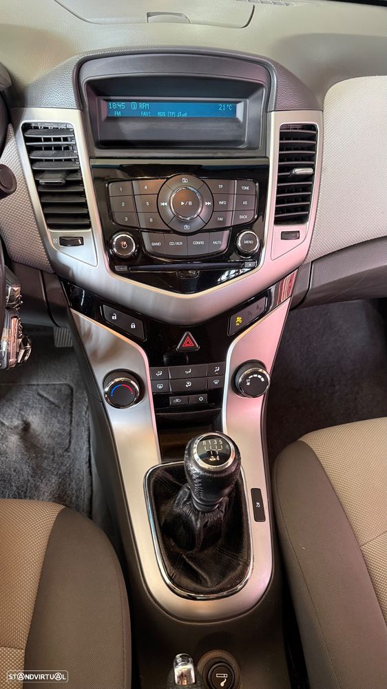 Chevrolet Cruze 1.6 LS - 16