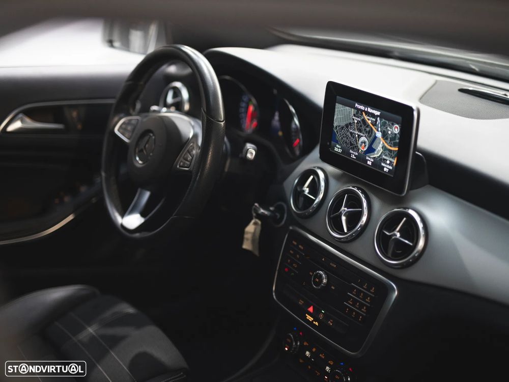 Mercedes-Benz GLA 180 (CDI) d 7G-DCT Urban - 15