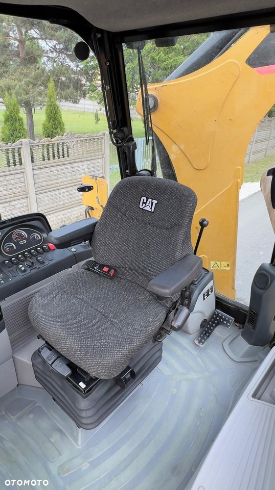 Caterpillar 428E - 7
