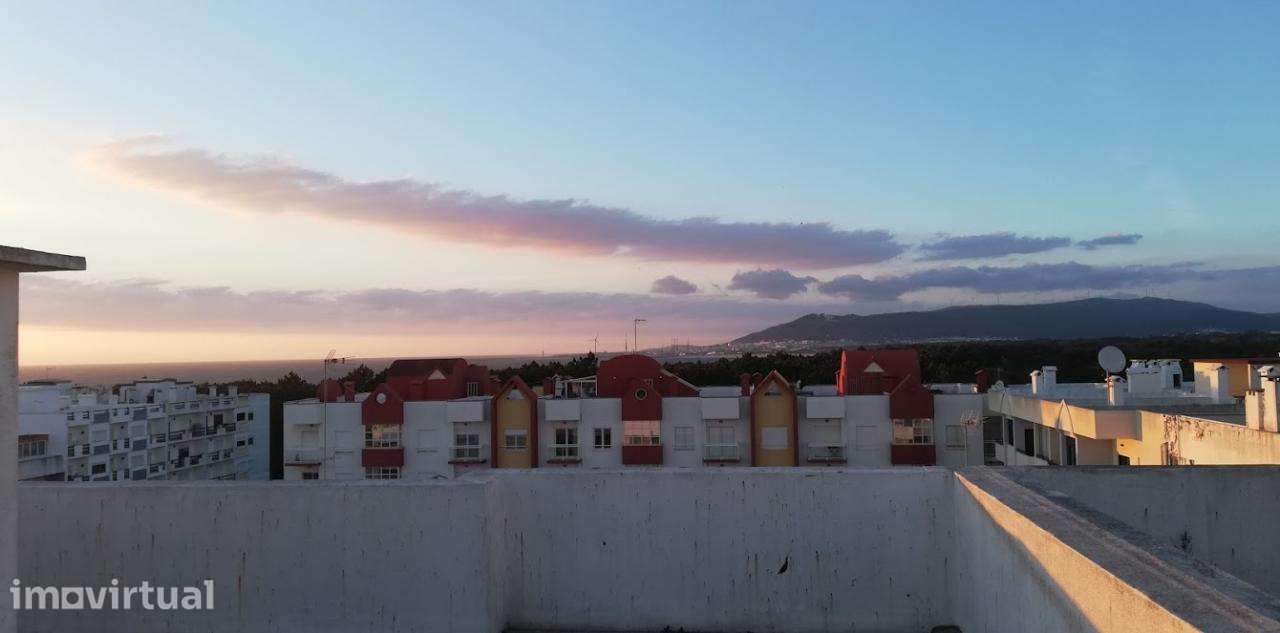 Apartamento T3 com terraço e garagem fechada - Praia - Grande imagem: 3/21