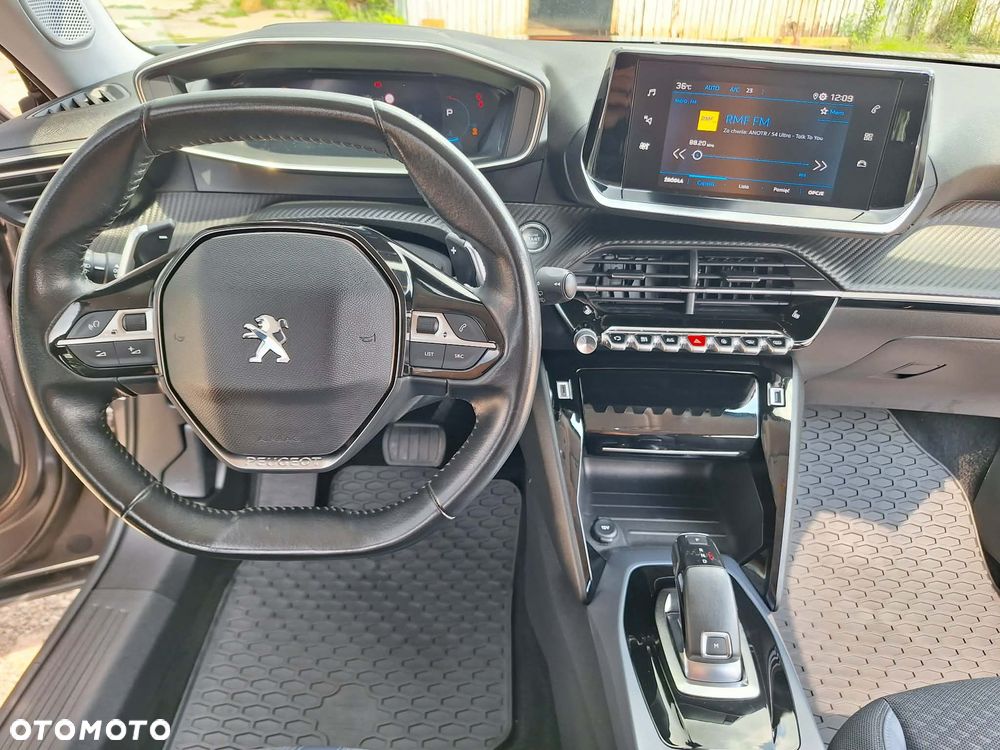 Peugeot 2008 BlueHDi 130 EAT8 Allure Pack - 25