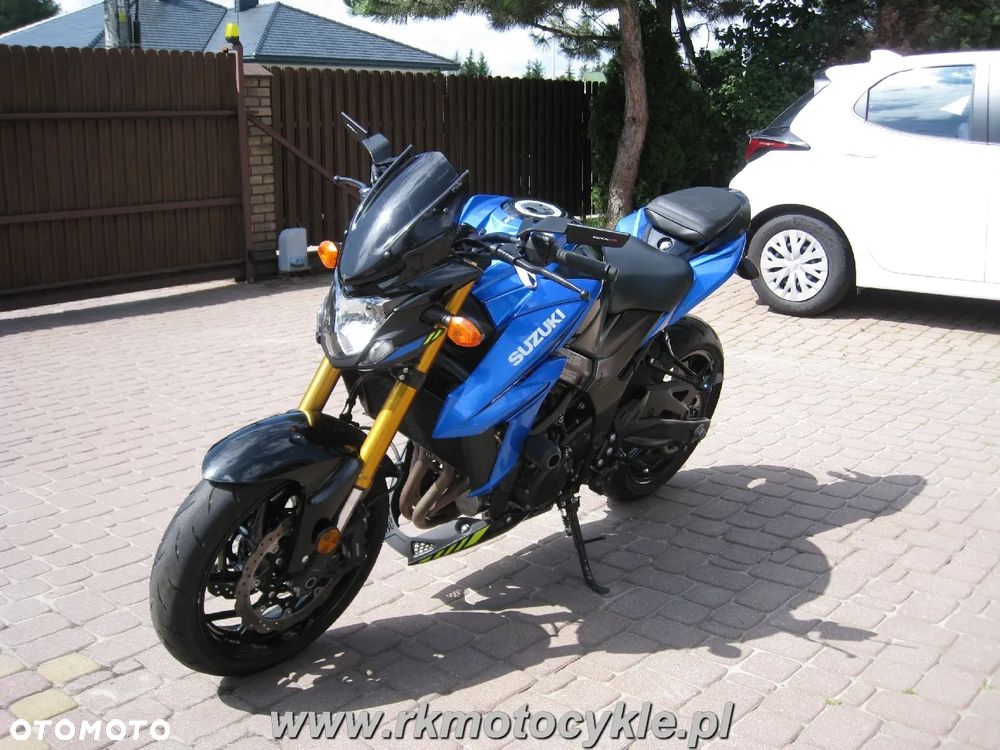 Suzuki GSX - 7