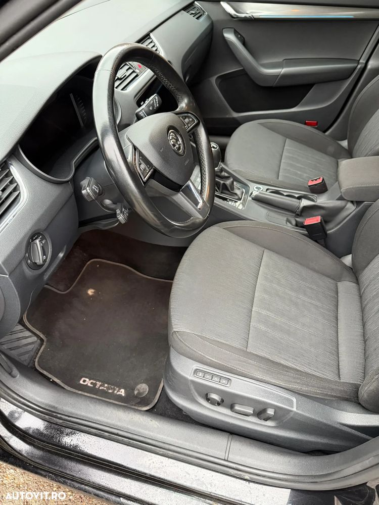 Skoda Octavia Combi Diesel 2.0 TDI DSG Style - 16