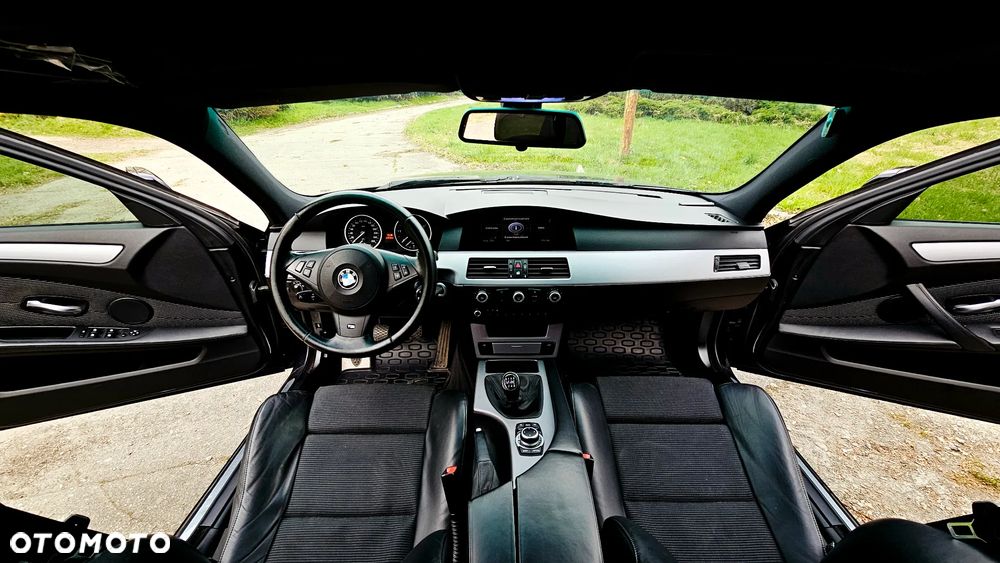 BMW Seria 5 525d - 9