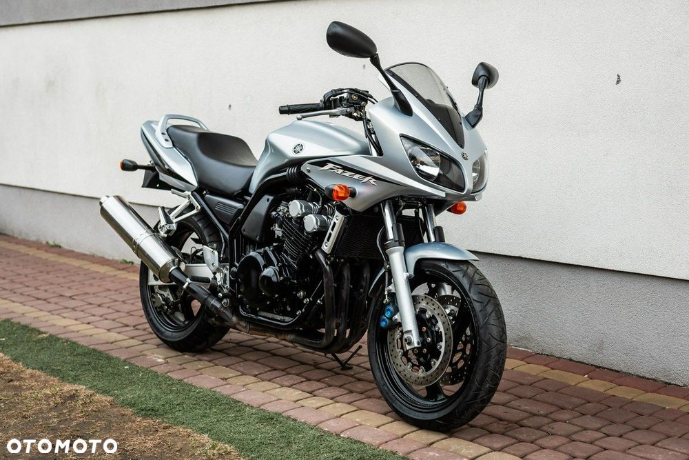 Yamaha FZS - 1