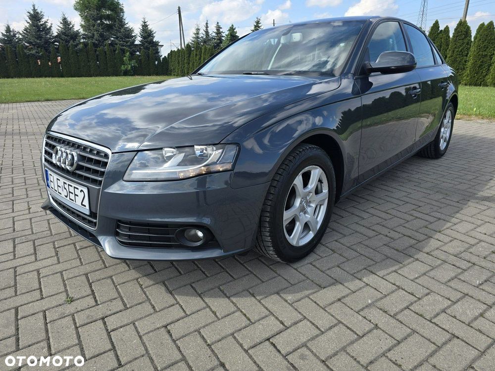 Audi A4 Limousine - 8