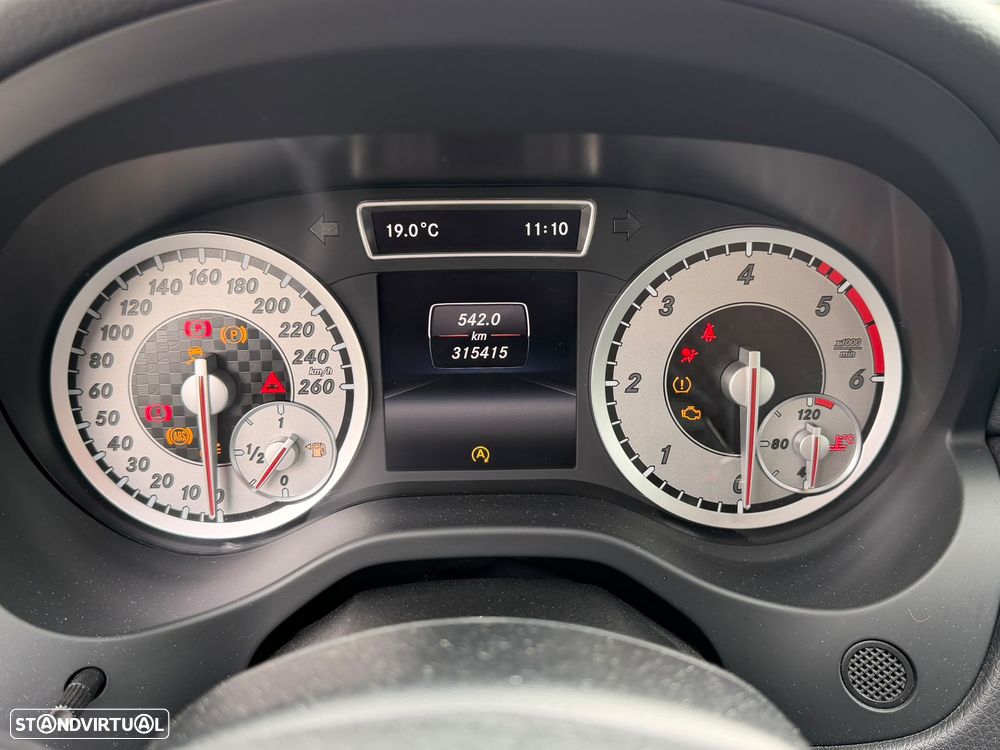 Mercedes-Benz A 180 CDI (BlueEFFICIENCY) Urban - 11