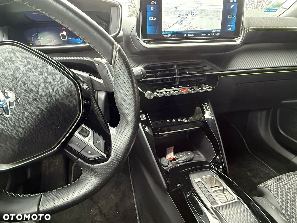 Peugeot 2008 1.2 Pure Tech GPF Allure S&S EAT6 - 17