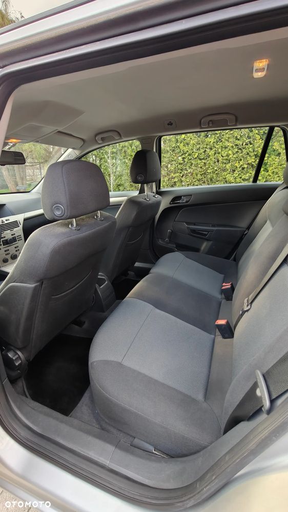 Opel Astra 1.9 CDTI DPF Edition - 10