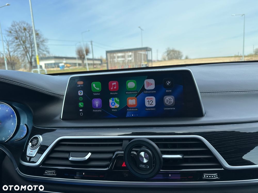 BMW Seria 7 740Li - 29