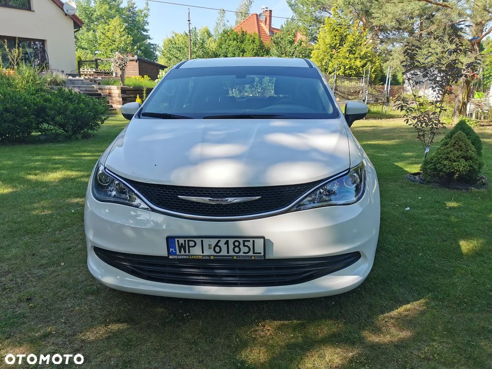 Chrysler Pacifica - 11