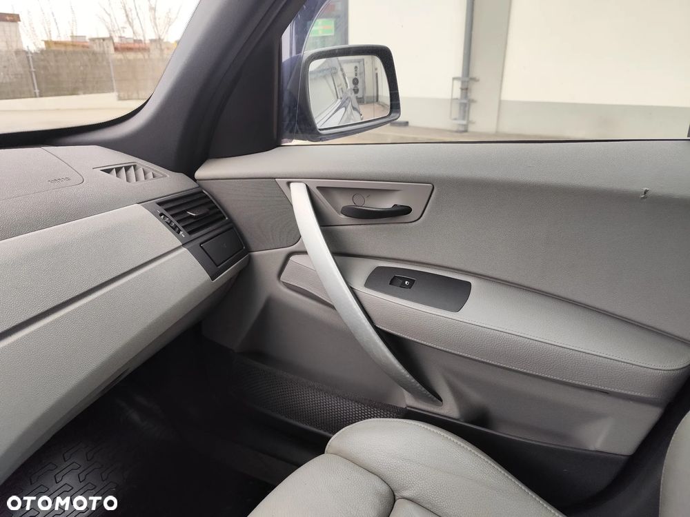 BMW X3 3.0i - 16