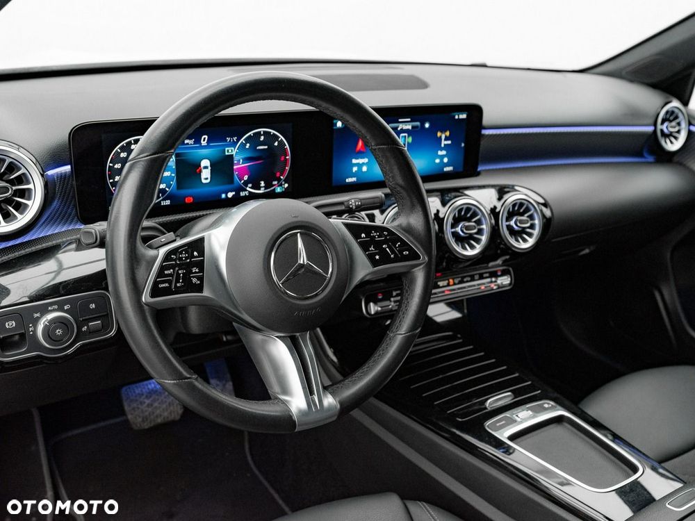 Mercedes-Benz Klasa A 200 d Progressive 8G-DCT - 7