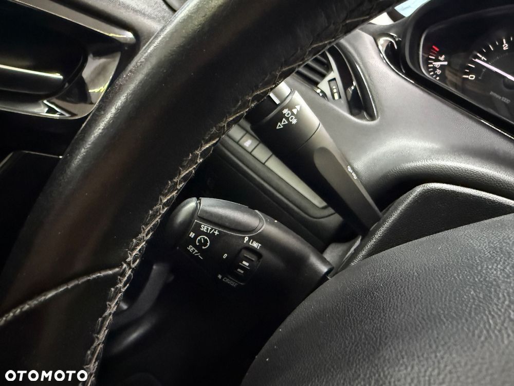 Peugeot 208 82 VTI Style - 11