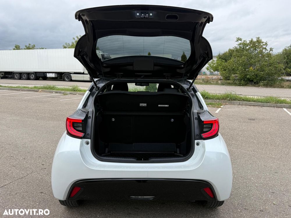 Toyota Yaris 1.5 VVT-i HSD Dynamic Plus - 21