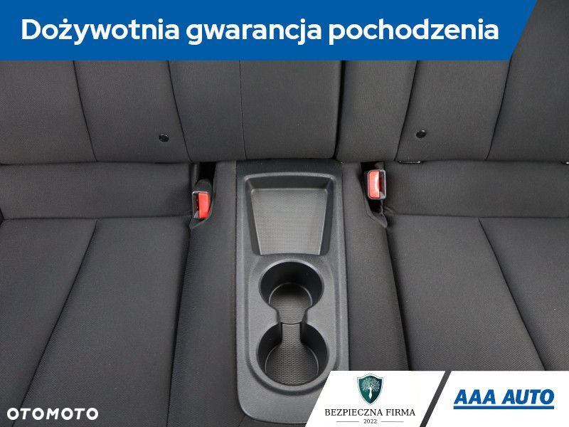 Hyundai Veloster - 11