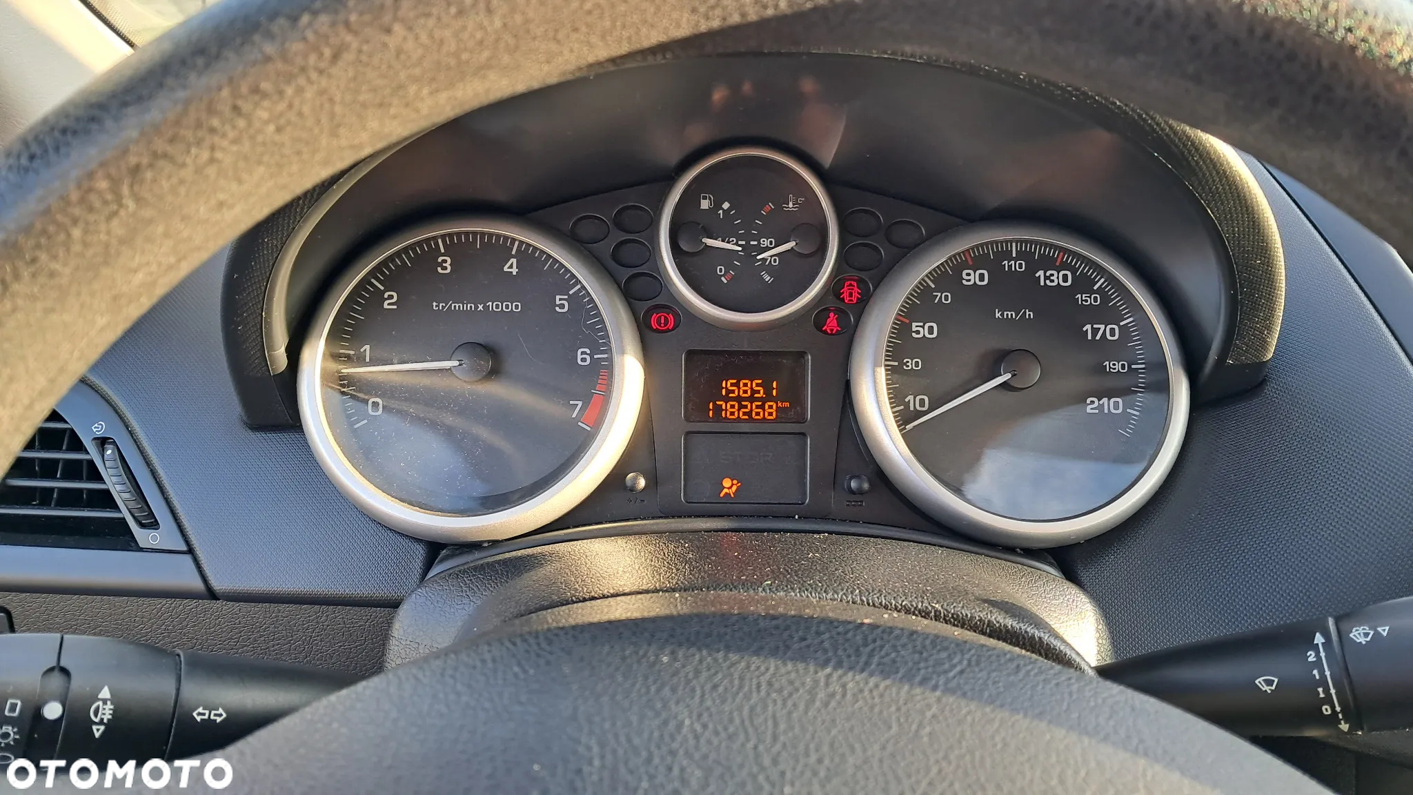 Peugeot 207 - 16