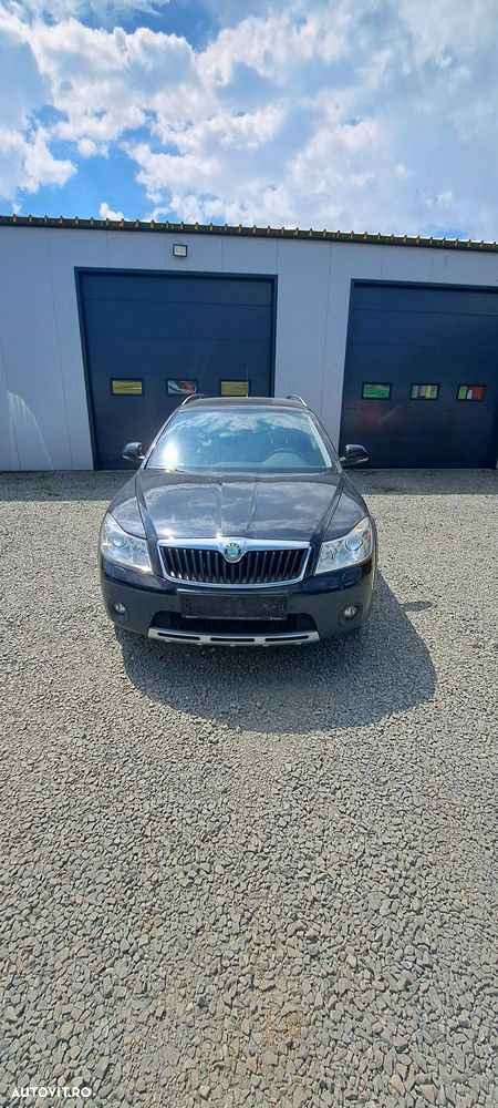 Faruri bi-xenon adaptiv Skoda Octavia facelift, Scout complete - 2