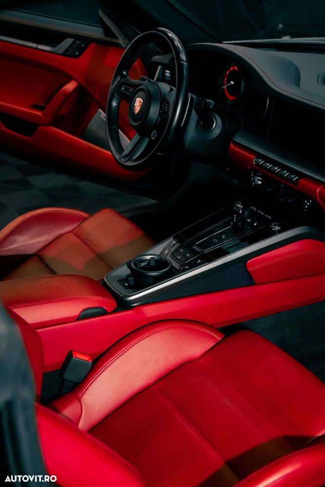 Porsche 911 GTS PDK - 16